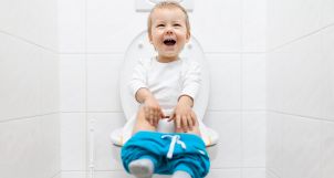 Thời điểm nào nên tập cho bé tự đi vệ sinh?
