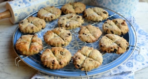 vong-quanh-the-gioi-mon-banh-truyen-thong-trong-le-hoi-halloween