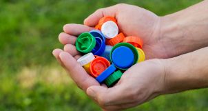 Hướng dẫn làm đồ chơi từ nắp chai nhựa