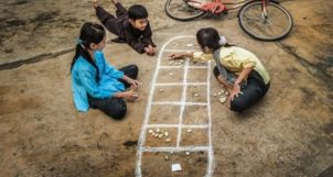 nuoi-con-khoe-tro-choi-dan-gian-cho-tre