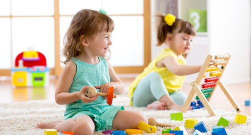 nuoi-con-khoe-bo-do-choi-hoc-chu-so-montessori-be-nao-cung-me