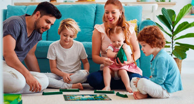 choi-cung-con-5-boardgame-gia-dinh-hay-nhat-giup-ca-nha-gan-ket-cuoi-tuan