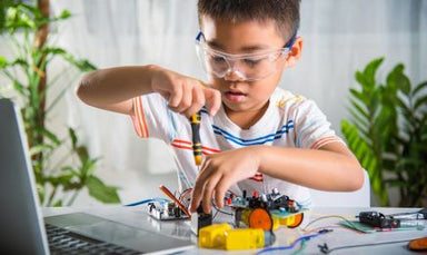 choi-cung-con-tong-hop-robot-bien-hinh-2-trong-1-cho-be-dam-me-lap-rap