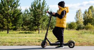Hé lộ 4 lưu ý giúp trẻ chơi xe scooter an toàn
