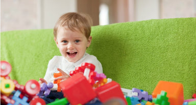 day-con-thong-minh-co-nen-mua-nhieu-do-choi-cho-be