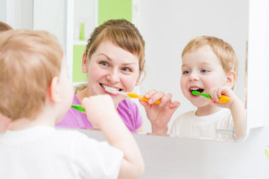 day-con-thong-minh-mach-me-bi-quyet-day-tre-ky-nang-tu-phuc-vu-hieu-qua