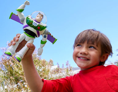 choi-cung-con-bo-suu-tap-do-choi-lightyear-cuc-hot-cho-fan-nhi