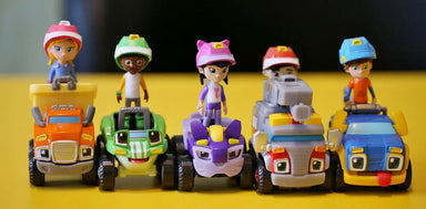 choi-cung-con-nhung-bo-do-choi-nhan-vat-hoat-hinh-xe-dua-thu-cung