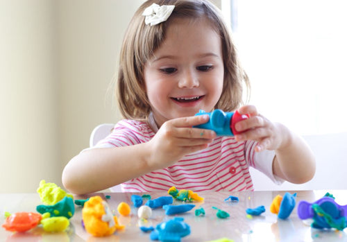 choi-cung-con-top-8-hop-bot-nan-playdoh-sac-mau-thu-vi