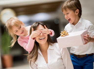 day-con-thong-minh-tim-hieu-ngay-cua-me-la-ngay-nao