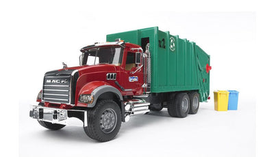 choi-cung-con-kham-pha-the-gioi-xe-do-choi-bruder-doc-dao-nhat