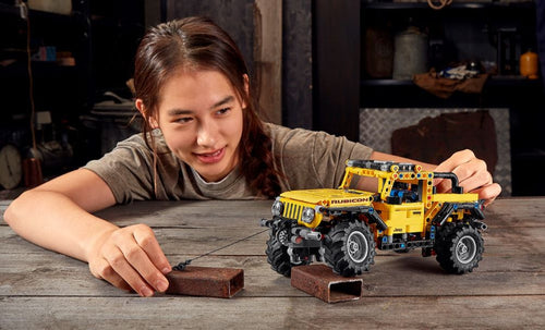 choi-cung-con-bo-suu-tap-xe-do-choi-lego-doc-dao-cho-be-trai