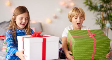 hom-nay-con-choi-gi-goi-y-qua-tang-cho-be-di-hoc-he-hap-dan-va-bo-ich