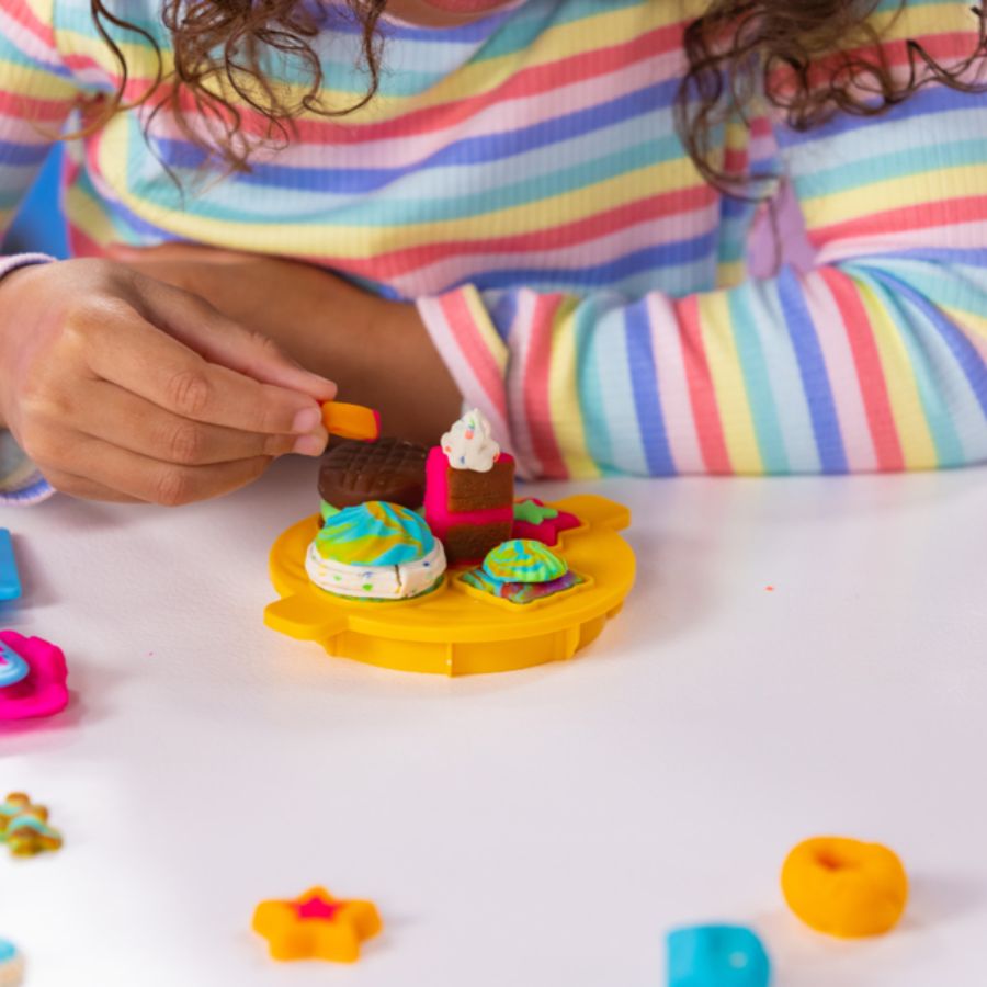 Máy trộn bột thần kì phiên bản mới PLAYDOH F4718