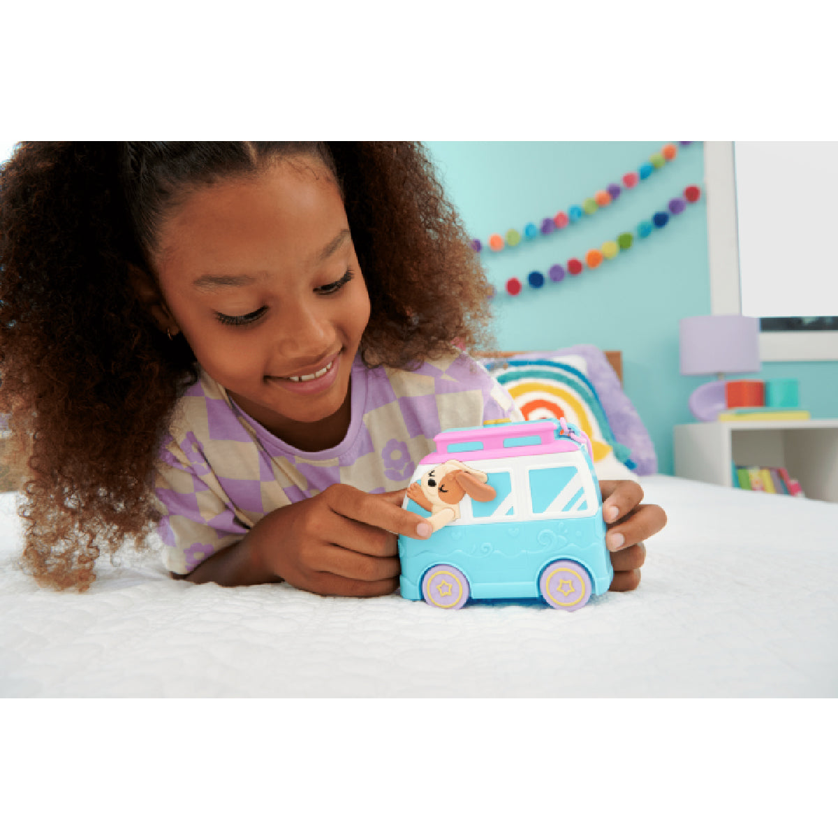 Những Người Bạn Xe Buýt Chở Cún Con Dạo Biển Polly Pocket FRY35