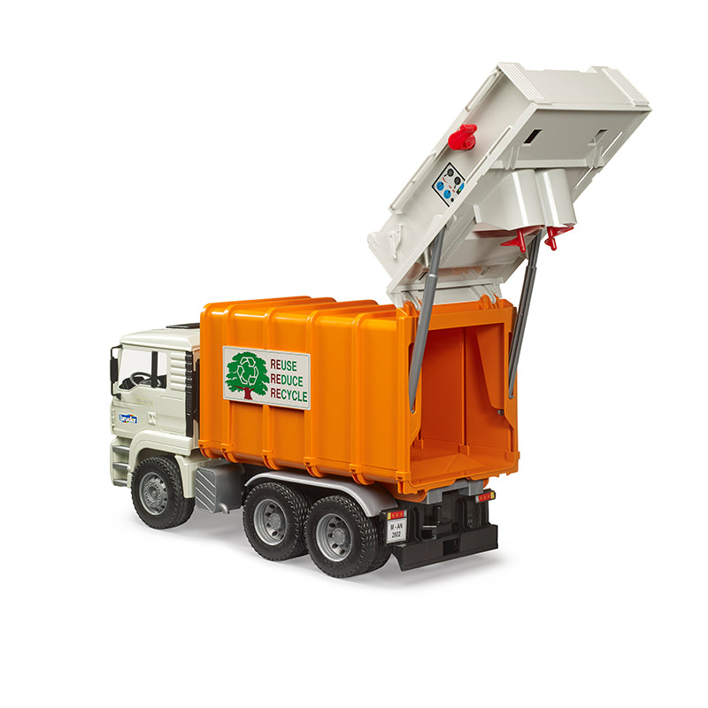 Đồ chơi mô hình theo tỷ lệ thu nhỏ 1:16 Xe rác MAN TGA Cam BRUDER BRU02772