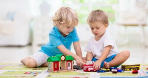 Gợi ý một số đồ chơi theo độ tuổi ba mẹ nên lựa chọn