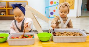 4 trò chơi cho trẻ 18 - 24 tháng giúp con phát triển vận động