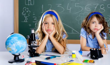 nuoi-con-khoe-tim-hieu-nguyen-nhan-tre-chan-do-choi-va-cach-khac-phuc