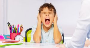 Hé lộ 3 dấu hiệu nhận biết trẻ có EQ thấp để phòng ngừa và giải quyết