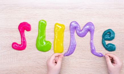 choi-cung-con-huong-dan-cach-lam-slime-tai-nha-an-toan-va-don-gian