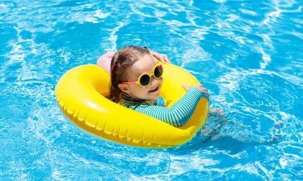 Hướng dẫn ba mẹ chọn phao bơi cho bé theo từng độ tuổi