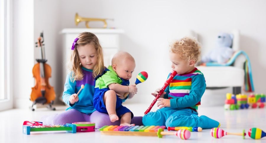 Gợi ý đồ chơi giáo dục cho bé theo độ tuổi từ 0 - 6 tuổi