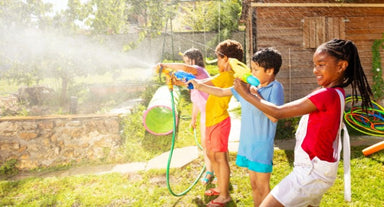 nuoi-con-khoe-do-choi-mua-he-cho-be-giai-nhiet-vui-choi-va-phat-trien-toan-dien