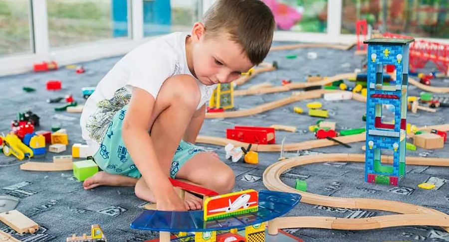Đồ chơi phù hợp cho bé 6 tuổi? Bí kíp giúp con chơi và học say mê