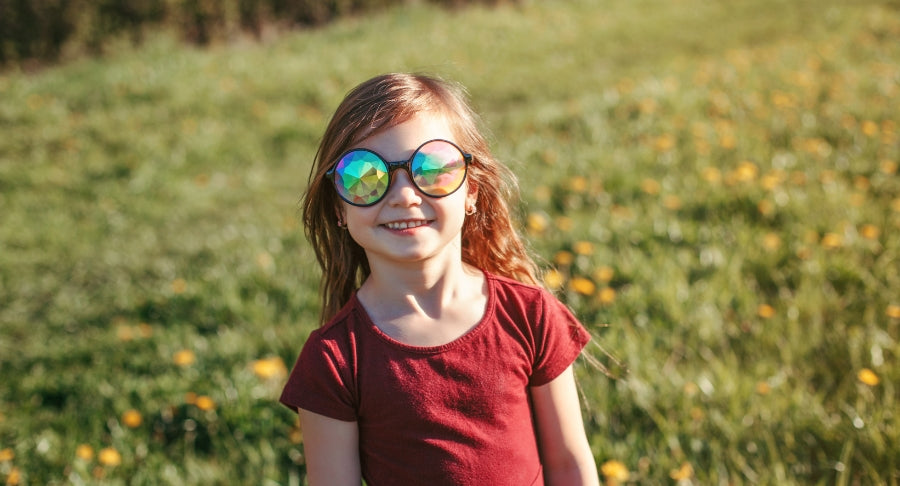 Mẹo chọn kính râm trẻ em phù hợp cho bé cưng