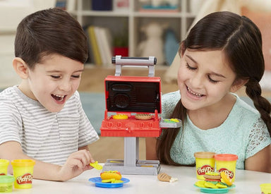 choi-cung-con-thoa-suc-sang-tao-cung-bot-nan-an-toan-cho-be