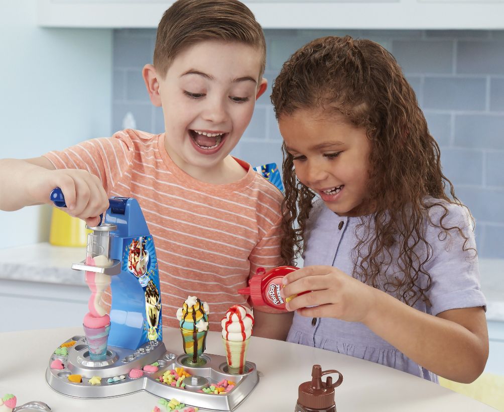 Điểm danh những lợi ích của đồ chơi bột nặn Play-Doh cho bé