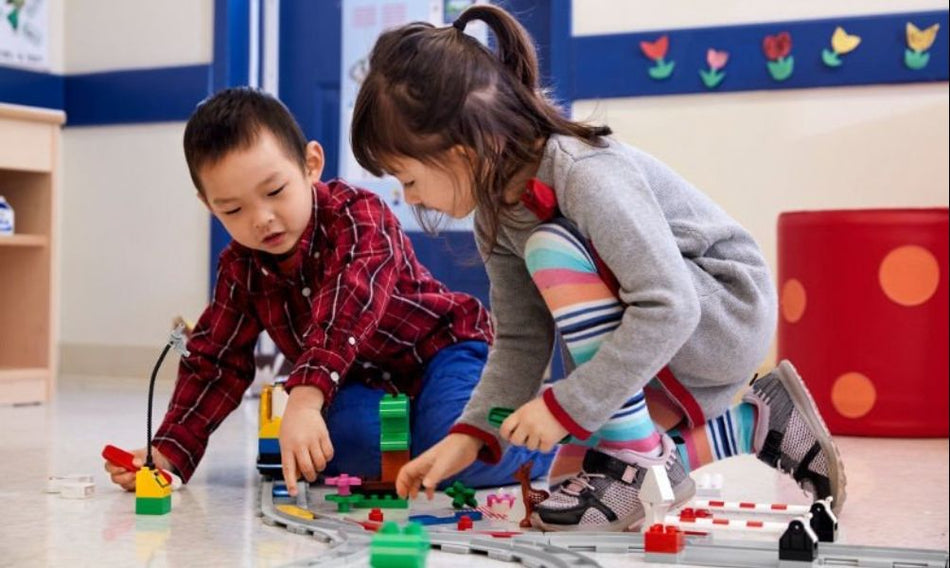 Làm thế nào để bé vui chơi an toàn, lành mạnh trong mùa dịch?