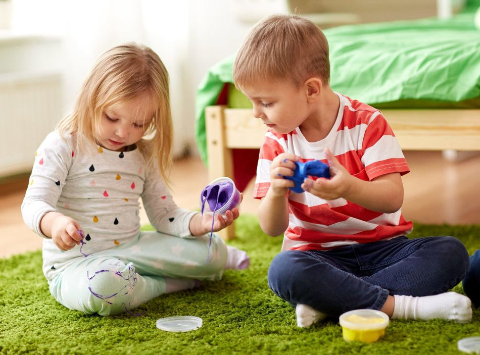 Kích thích các giác quan bé phát triển toàn diện với chất nhờn ma quái slime