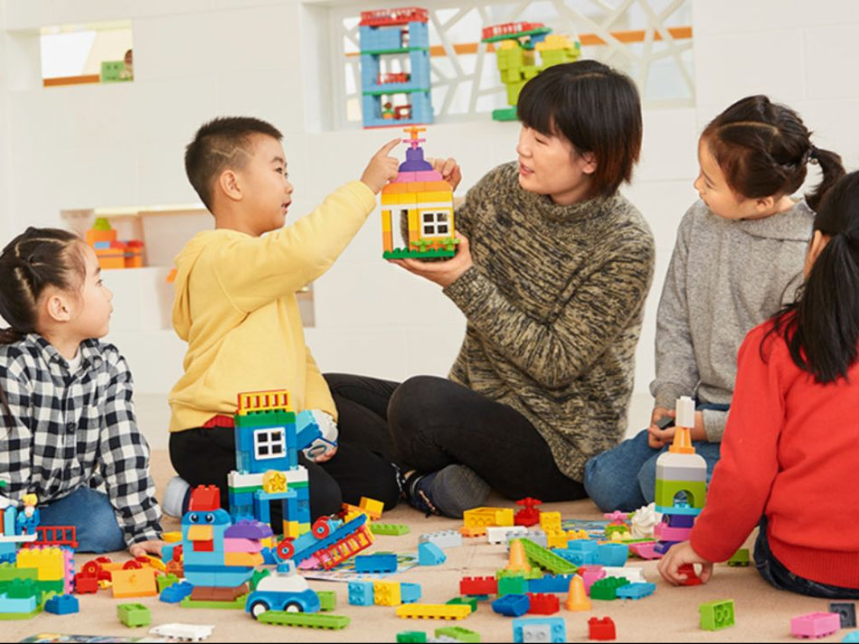 Bé vui học STEAM tại nhà với các bộ đồ chơi LEGO thông minh