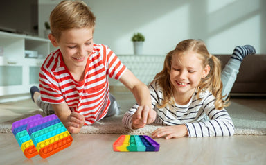 choi-cung-con-tim-hieu-ve-do-choi-pop-it-sieu-hot-hien-nay