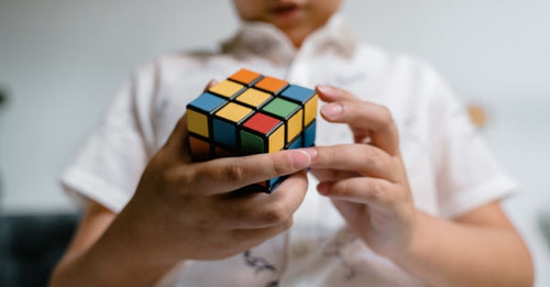 choi-cung-con-top-5-bo-do-choi-rubik-chinh-hang-duoc-nhieu-nguoi-lua-chon