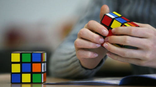 choi-cung-con-nhung-dieu-ban-can-biet-ve-do-choi-rubik