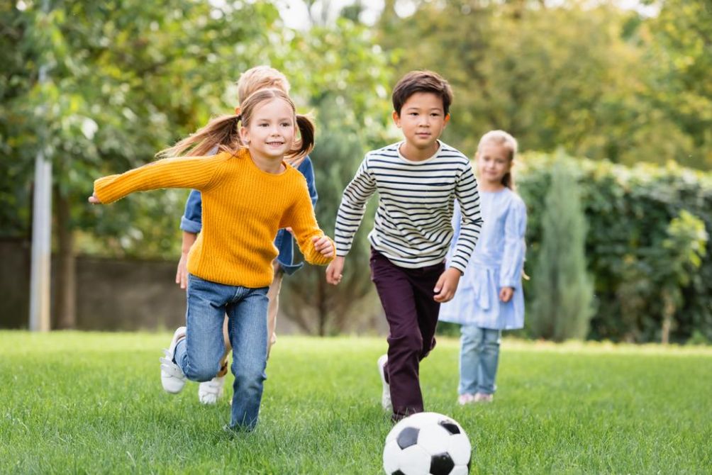 Liệt kê những bộ đồ chơi vận động giúp trẻ phát triển thể chất vượt trội