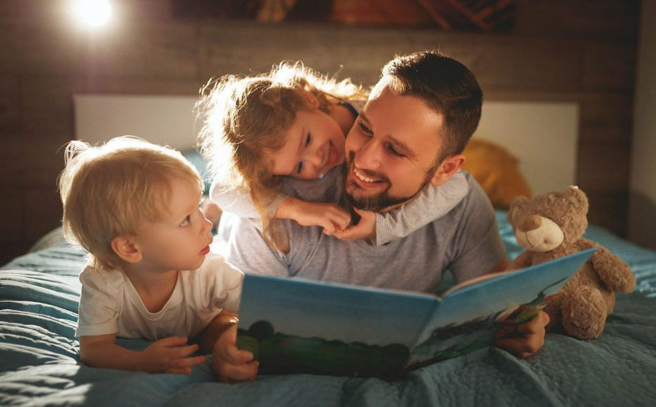 Bật mí lý do ba mẹ nên kể chuyện cho bé trước khi đi ngủ
