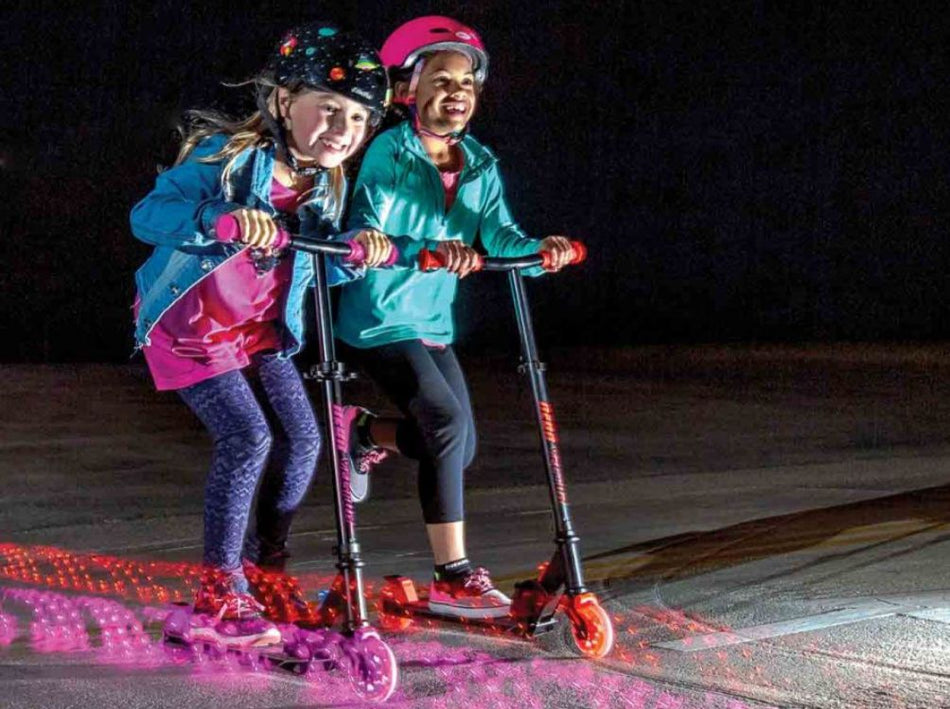 Có nên mua xe scooter cho bé không? Những lưu ý cần thiết để bé sử dụng an toàn