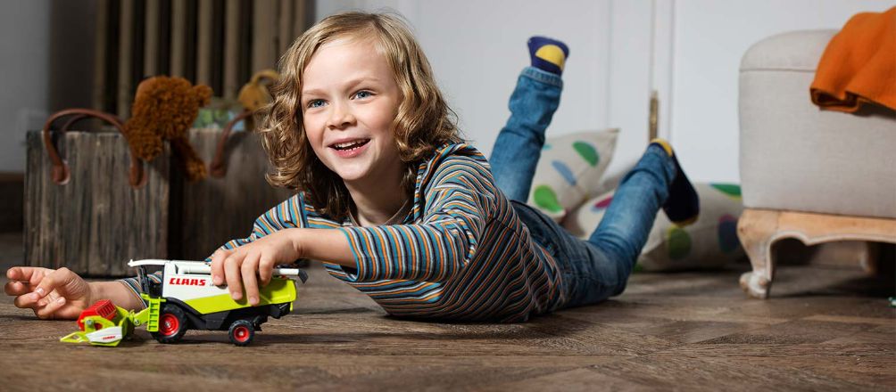 Vì sao bé trai lại mê ô tô? Tầm quan trọng của ô tô đồ chơi đối với sự phát triển của trẻ