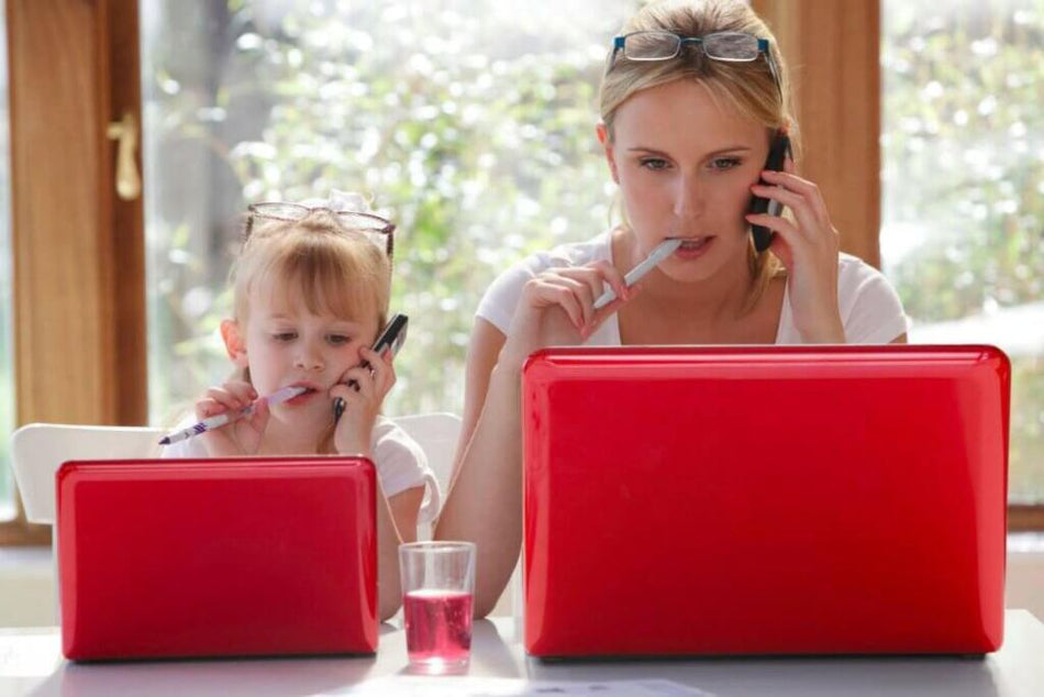 Bắt chước có tốt không? Làm gì khi con bắt chước hành vi xấu của người lớn?