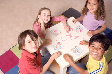 choi-cung-con-nhung-loi-ich-cua-tro-choi-lo-to-cho-tre-mam-non