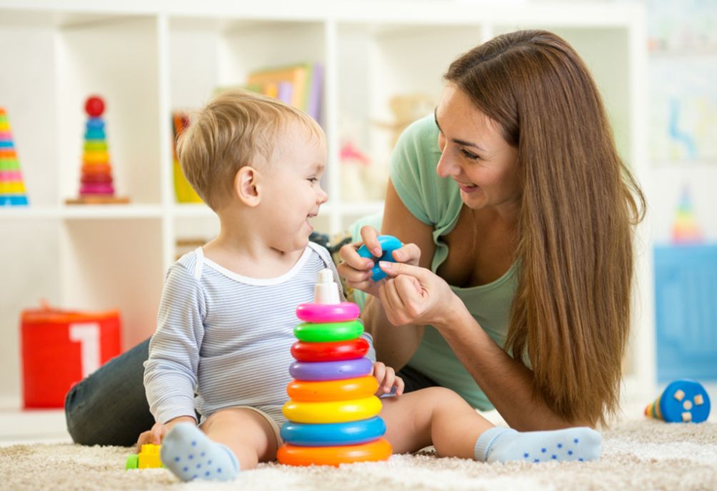 Gợi ý những trò chơi phát triển IQ cho trẻ dưới 1 tuổi