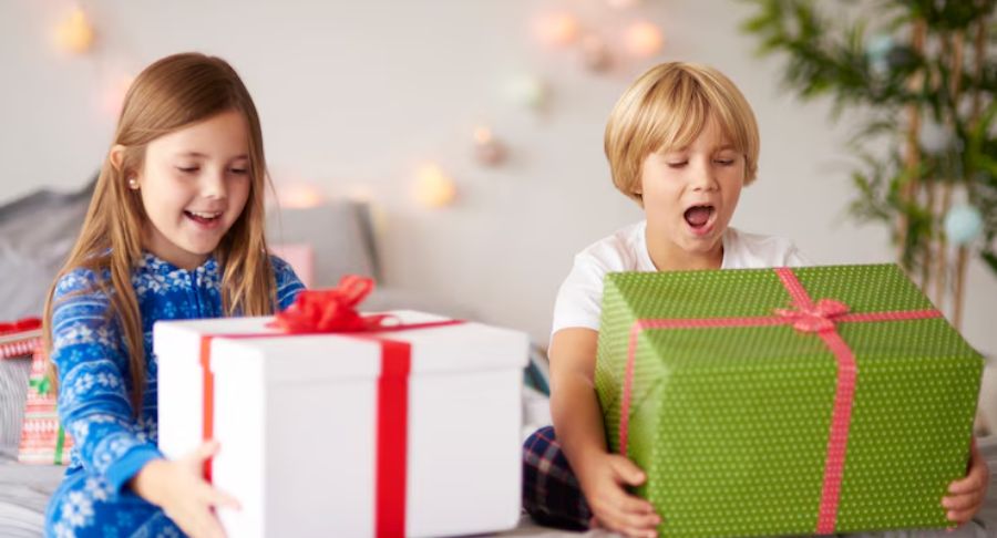 Gợi ý quà tặng cho bé đi học hè hấp dẫn và bổ ích