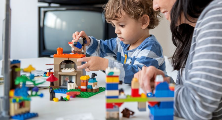 tre-nghien-xem-ti-vi-1