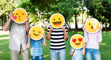 choi-cung-con-6-tro-choi-phat-trien-cam-xuc-con-giup-be-tu-tin-hanh-phuc