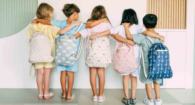 meo-huu-ich-bi-quyet-5-phut-giup-be-dung-tui-rut-dung-do-di-hoc-sieu-gon-gang