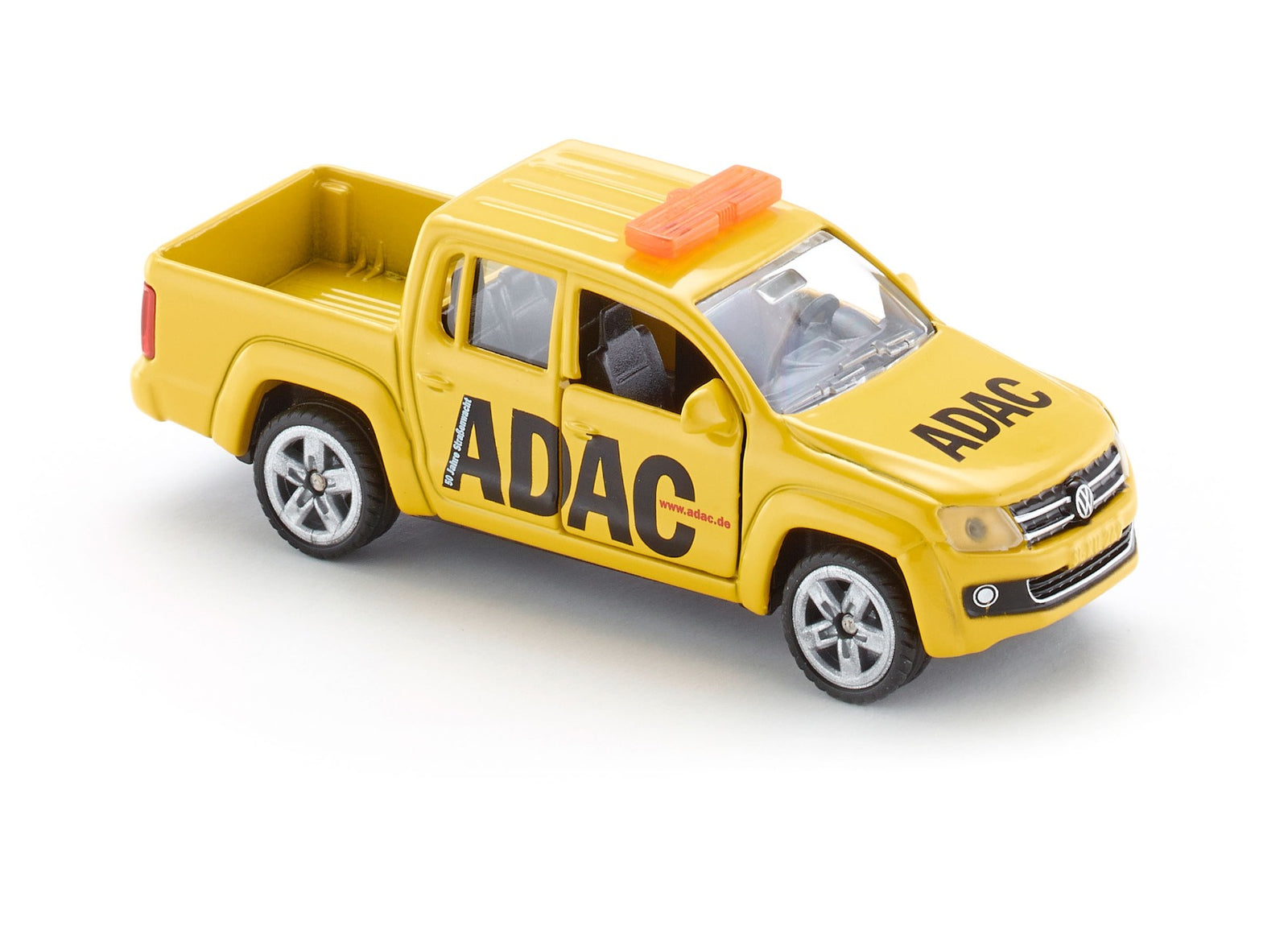 xe-ban-tai-adac-1469-04
